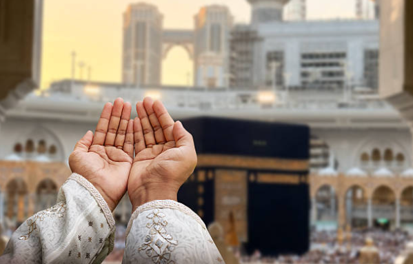 Umrah Mubarak Wishes and Duas: Send Blessings and Spiritual Greetings
